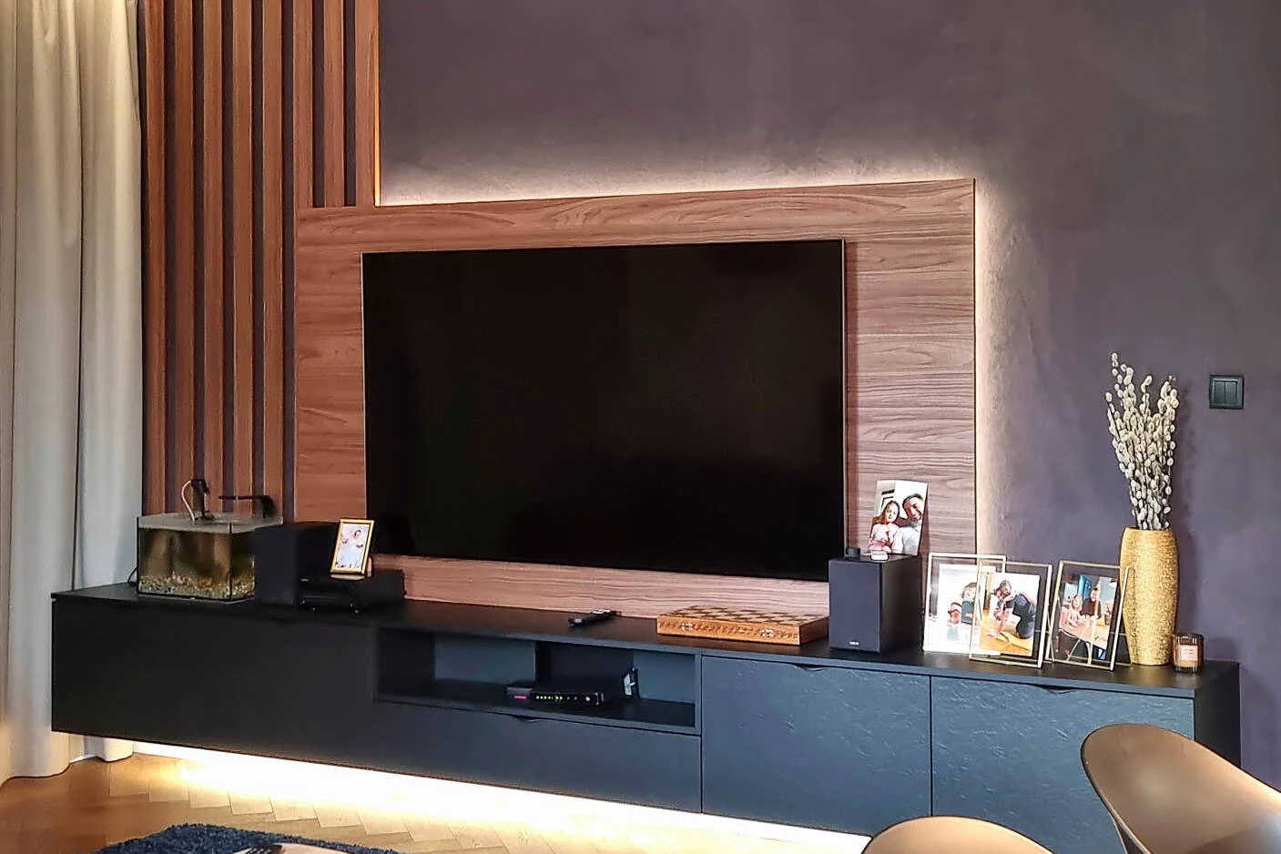 nowoczesna zabudowa telewizora